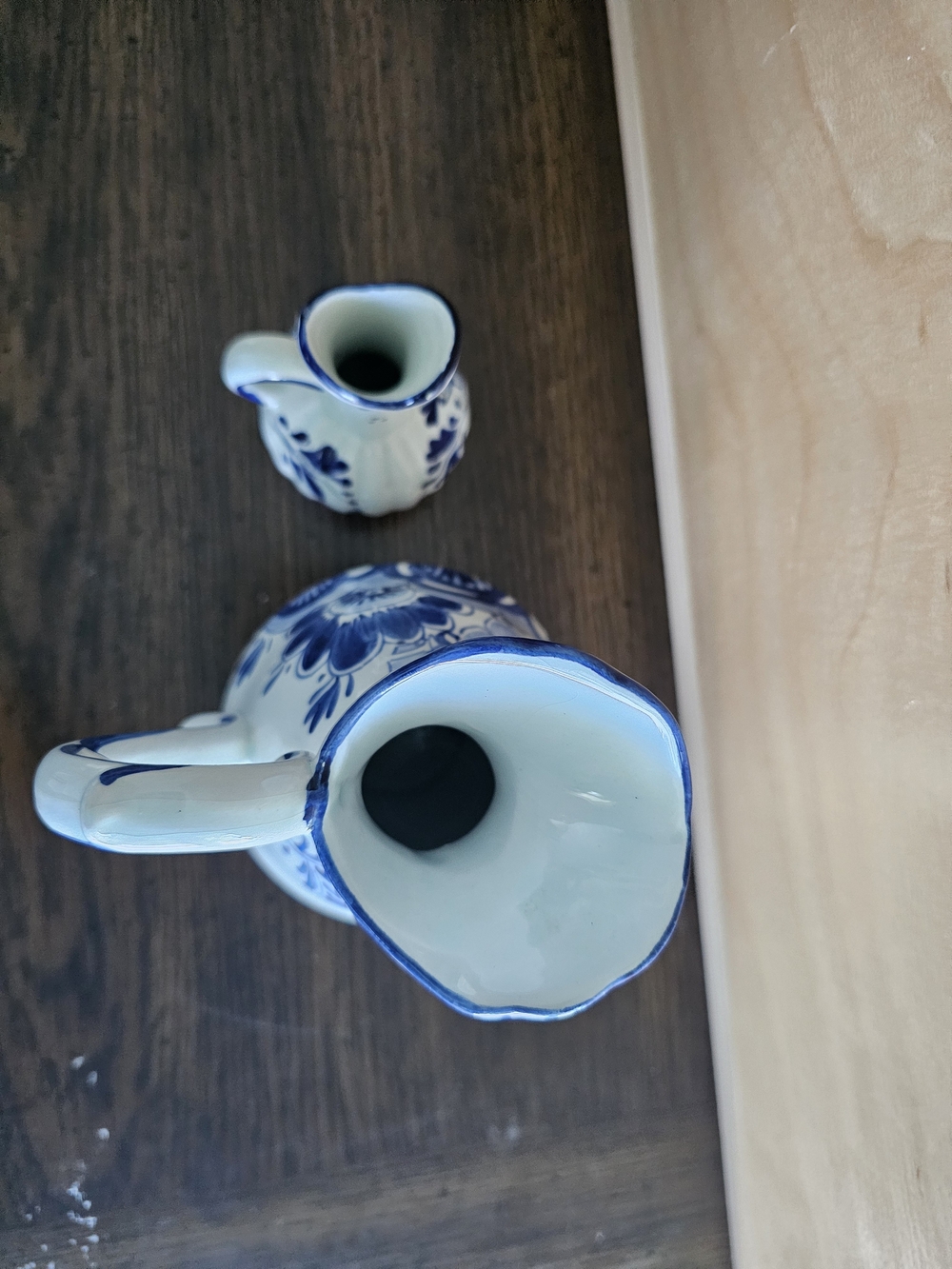 Vtg Delfts Hand Painted Blue & White Floral Ceramic Pitcher Jug Set 2 - Picture 5 of 11